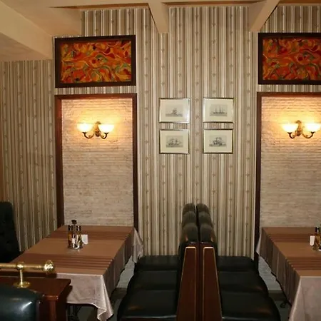 Hotel Golden Fish Nessebur 2*